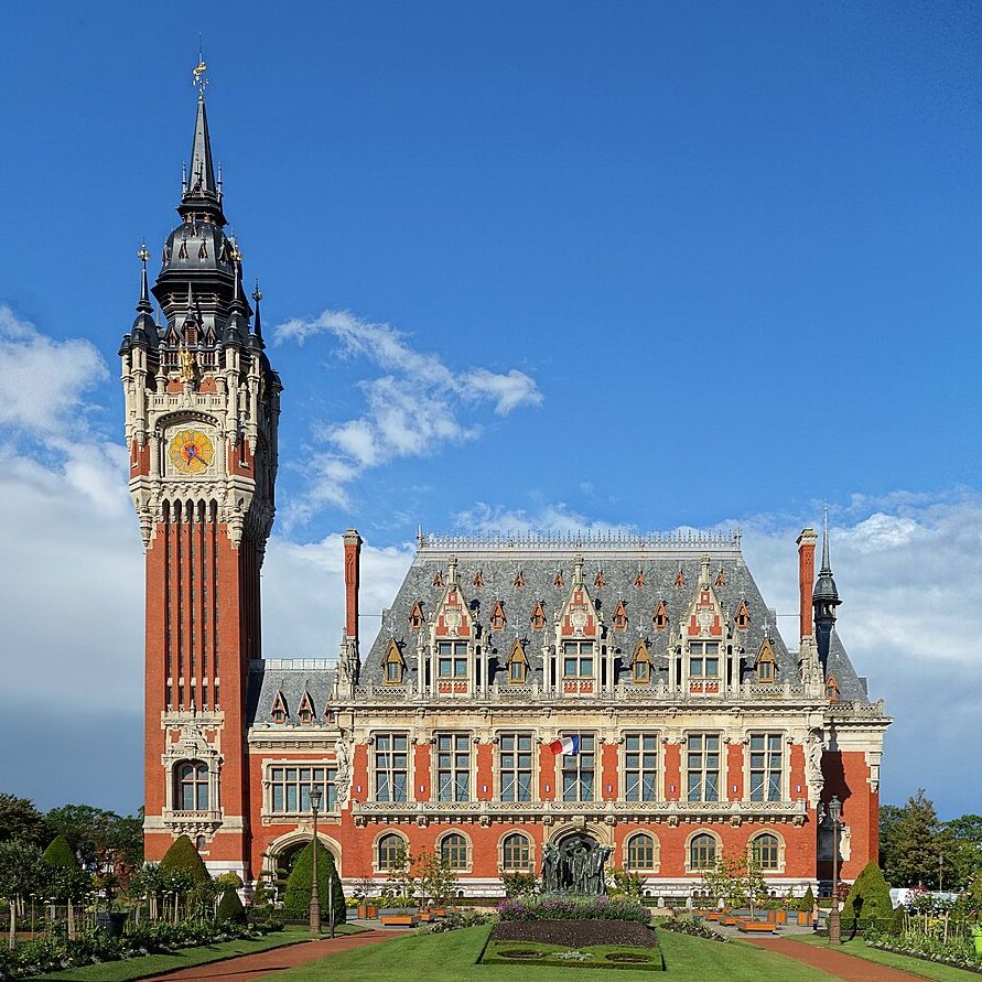 Basée dans les Hauts-de-France, MM-EVO accompagne les habitants de Calais dans leurs démarches de financement et leurs travaux d'adaptation 